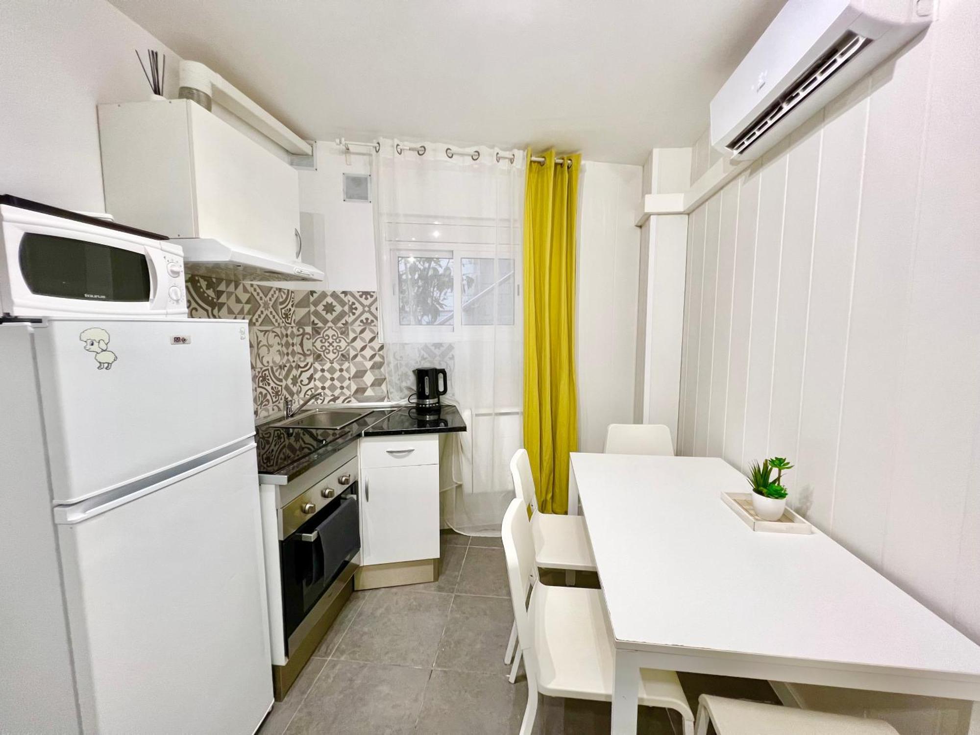 Santa Coloma de Gramanet Cozy Suite Apartment, Wifi! מראה חיצוני תמונה