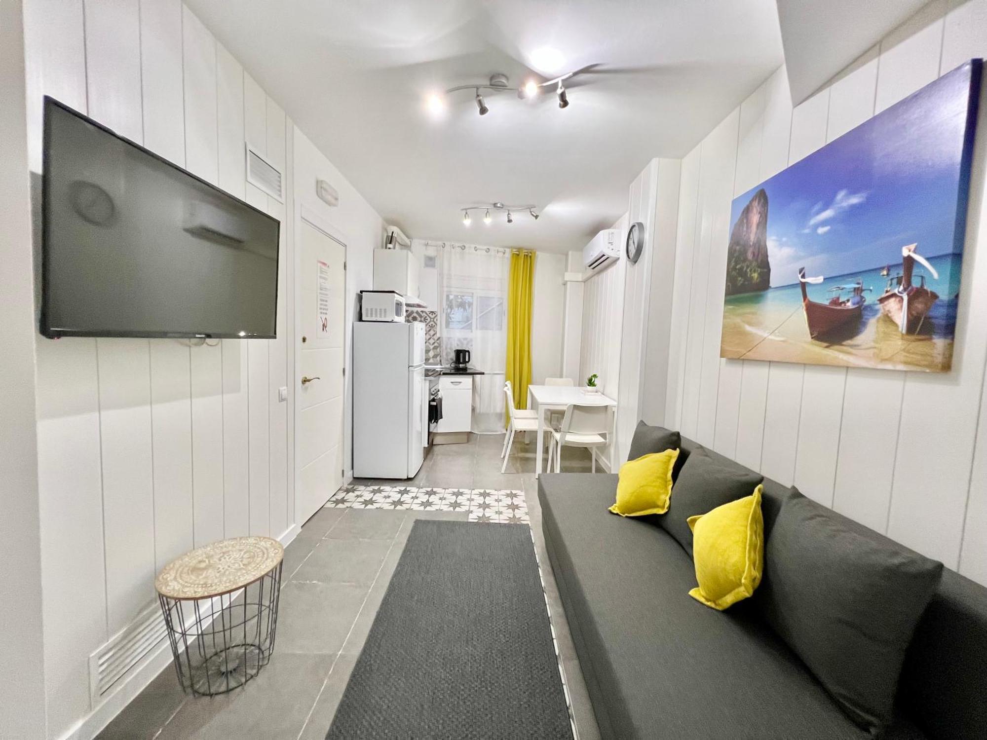 Santa Coloma de Gramanet Cozy Suite Apartment, Wifi! מראה חיצוני תמונה