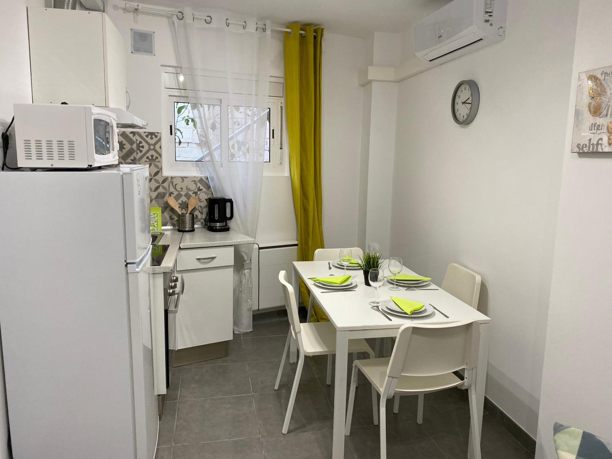Santa Coloma de Gramanet Cozy Suite Apartment, Wifi! מראה חיצוני תמונה